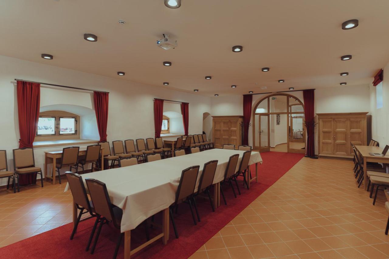 Brigaderos Hotel Brigadir Borsi Exterior photo